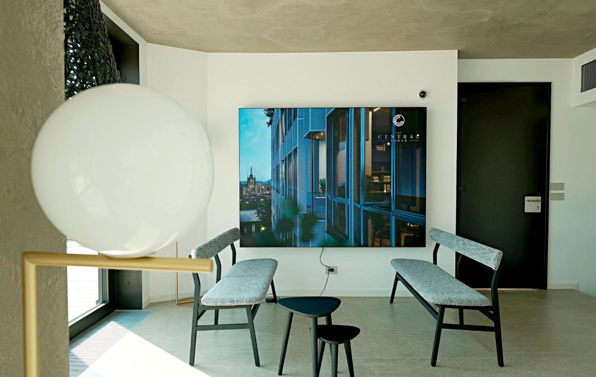 San Babila Central Tower With Panoramic Terrace Overlooking Duomo By Rentopolis Mailand Exterior foto