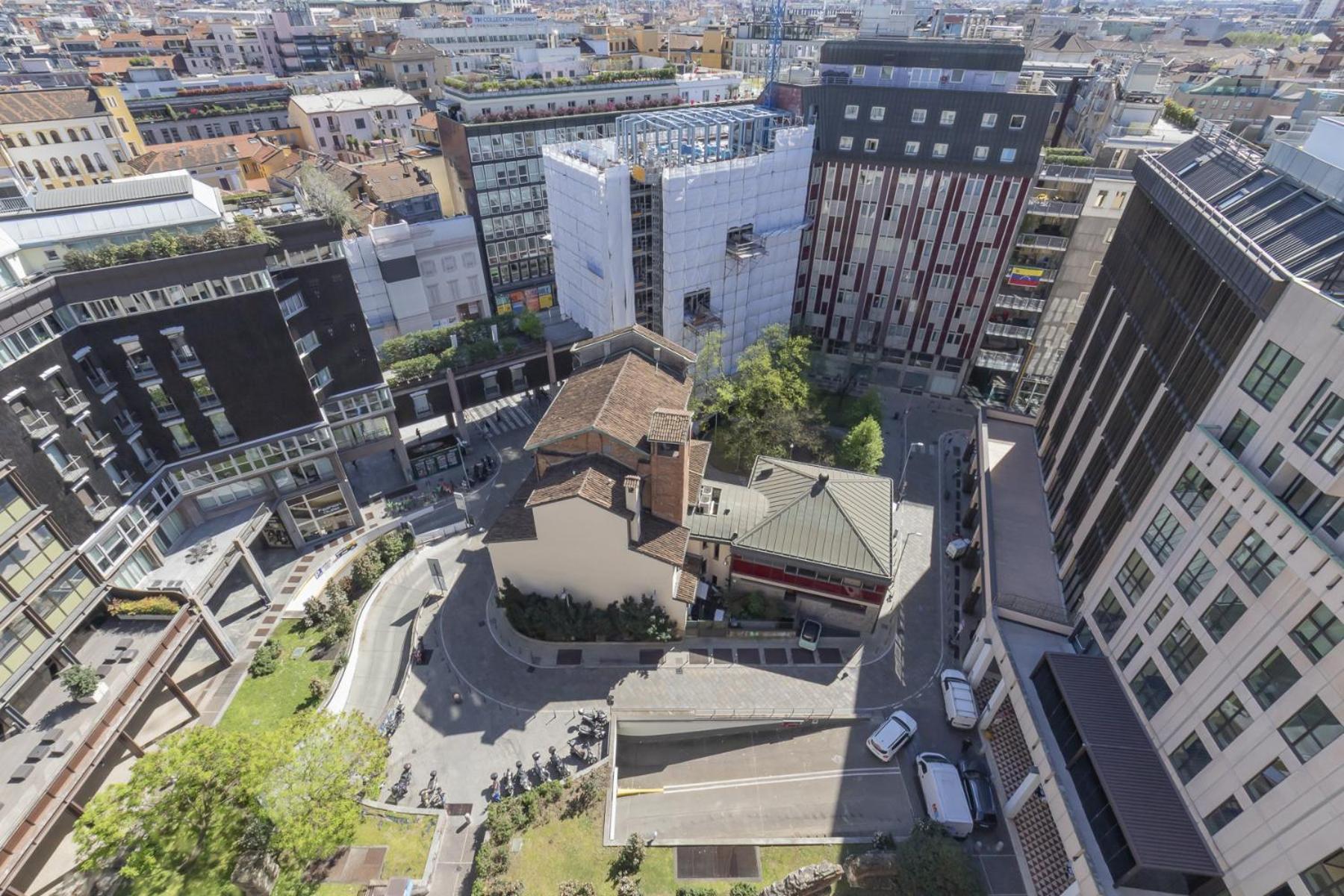 San Babila Central Tower With Panoramic Terrace Overlooking Duomo By Rentopolis Mailand Exterior foto