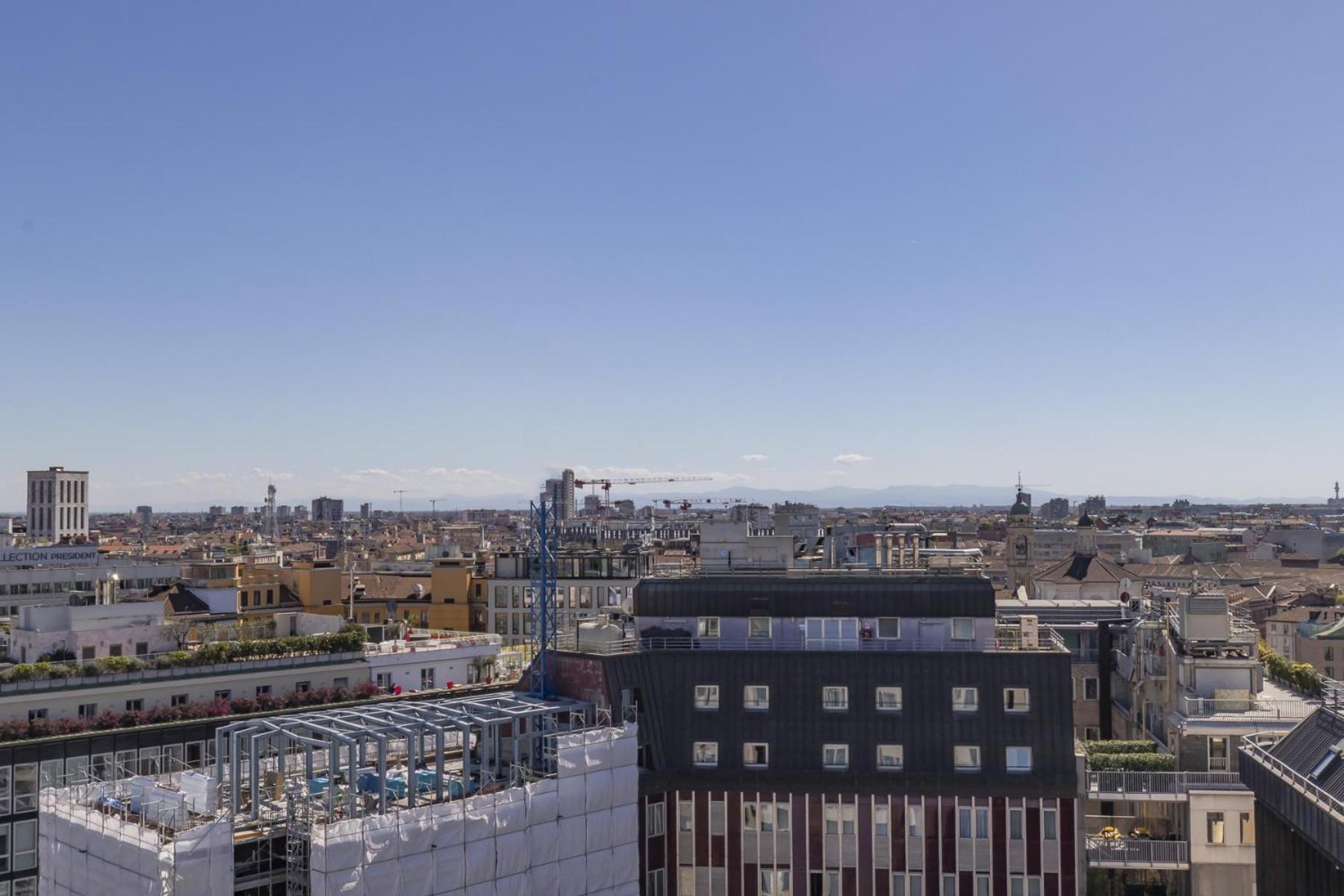 San Babila Central Tower With Panoramic Terrace Overlooking Duomo By Rentopolis Mailand Exterior foto