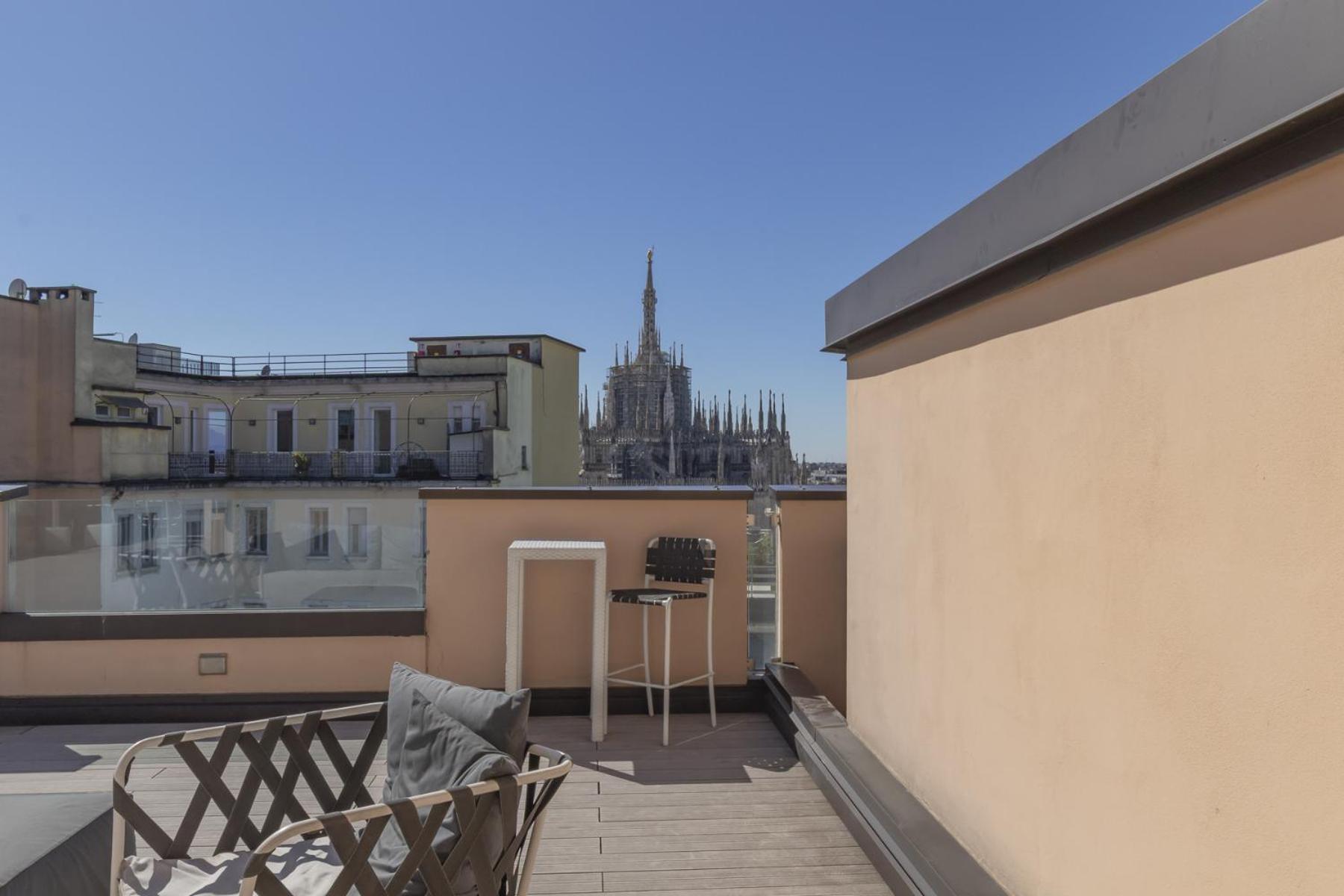 San Babila Central Tower With Panoramic Terrace Overlooking Duomo By Rentopolis Mailand Exterior foto