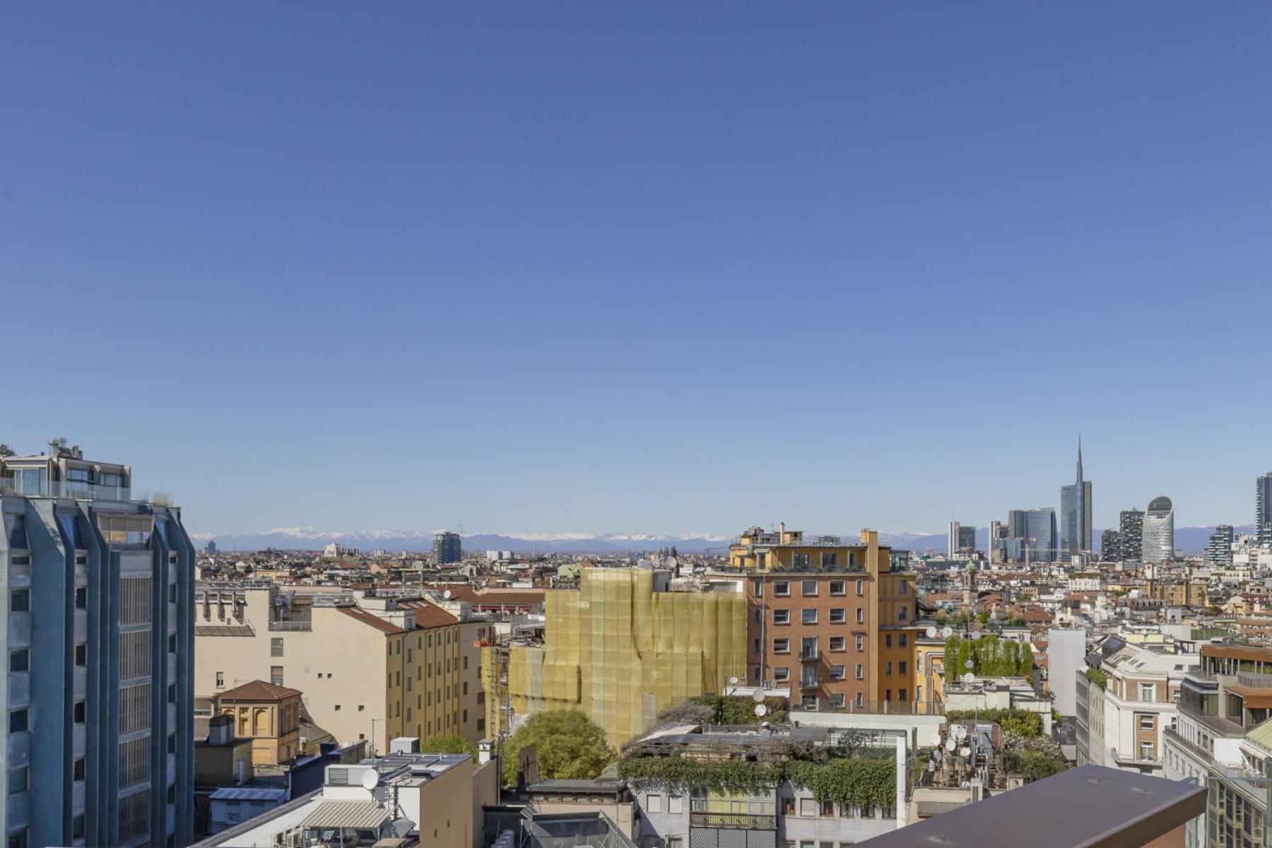 San Babila Central Tower With Panoramic Terrace Overlooking Duomo By Rentopolis Mailand Exterior foto